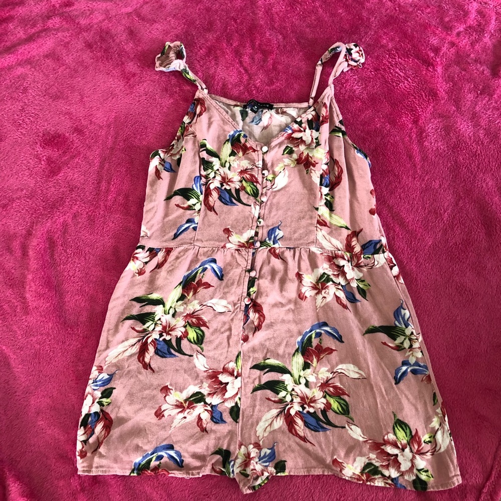 🌸 Kendall & Kylie Romper 🌸